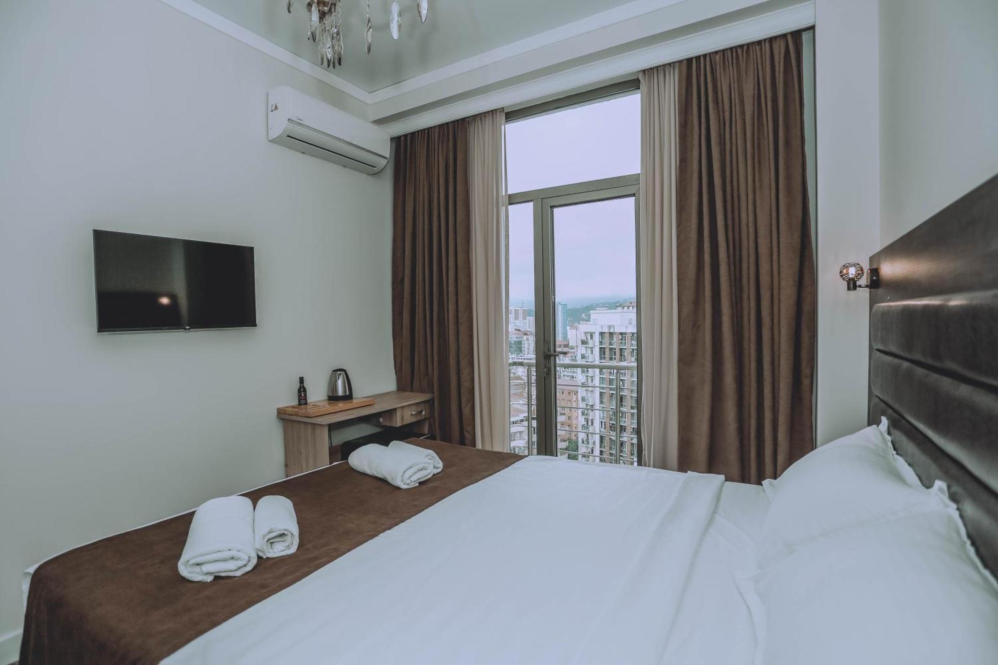 Royal Medis Hotel Batumi Exterior photo