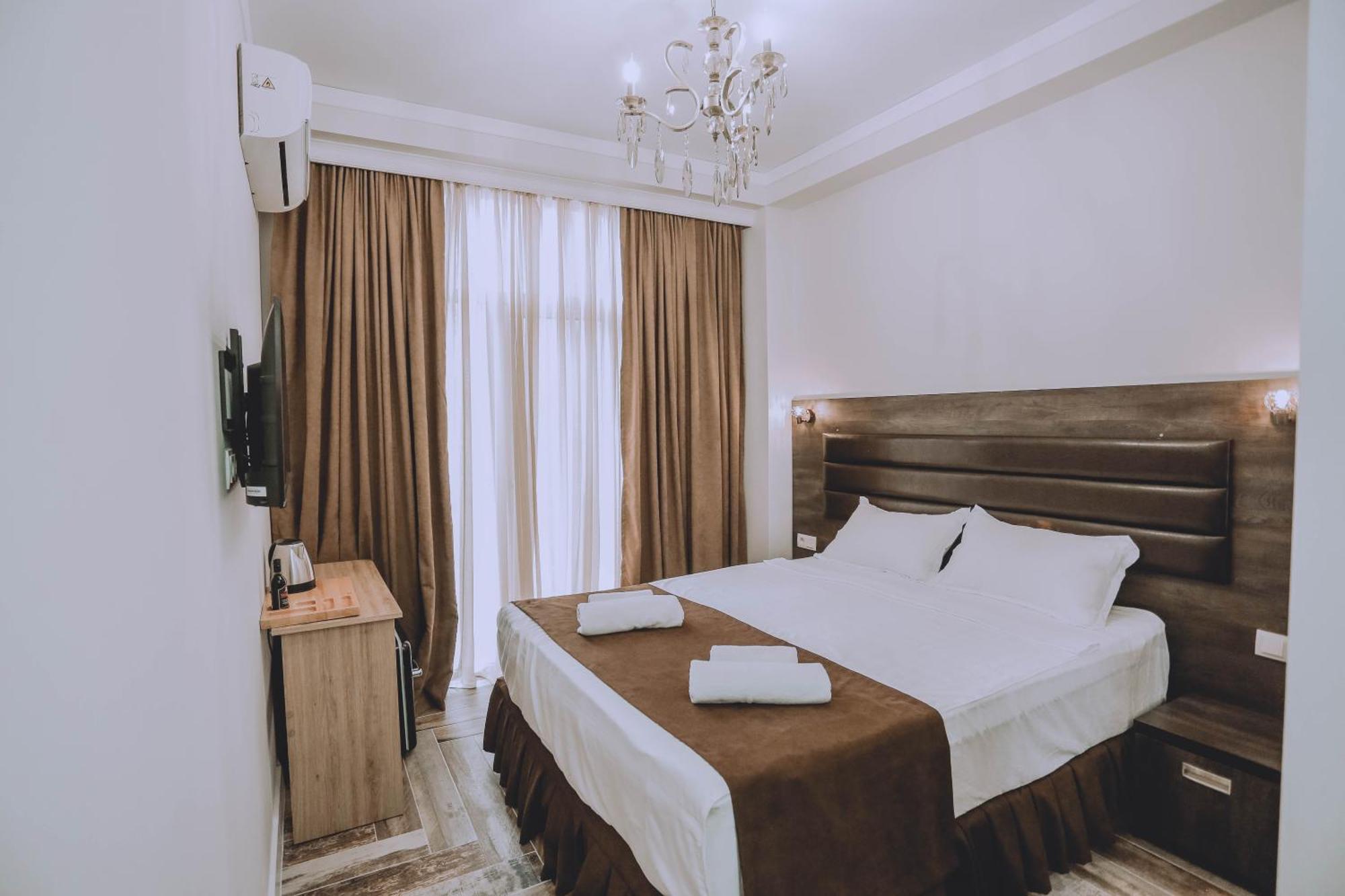 Royal Medis Hotel Batumi Exterior photo