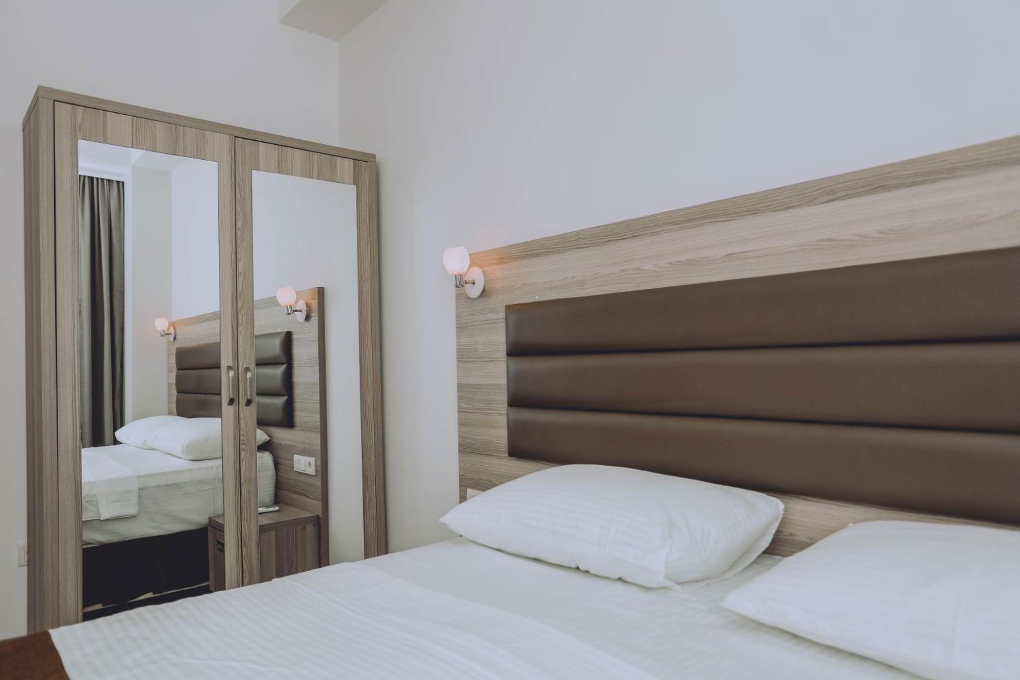 Royal Medis Hotel Batumi Exterior photo