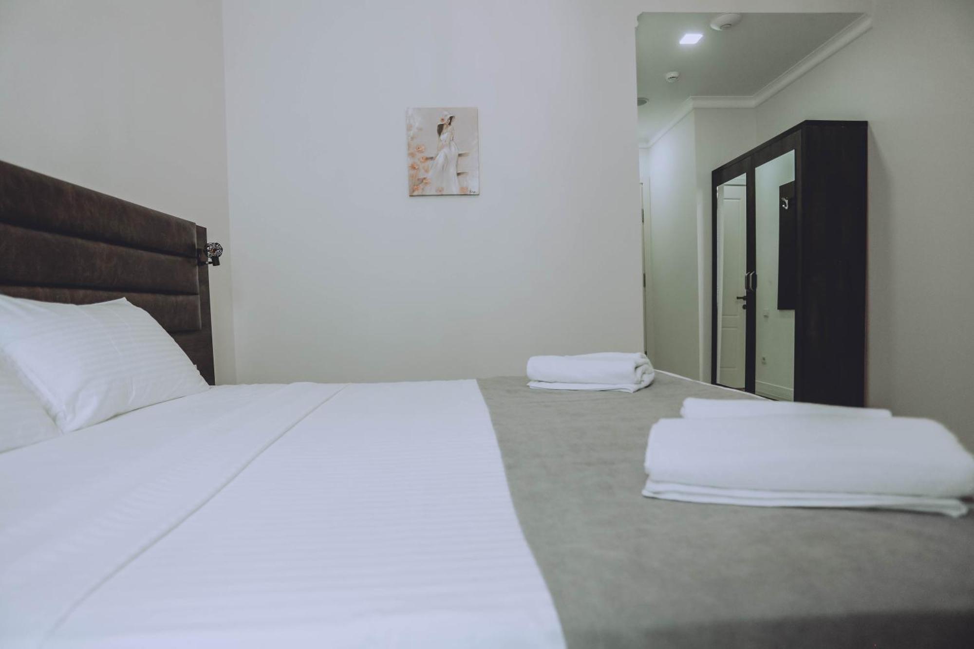 Royal Medis Hotel Batumi Exterior photo