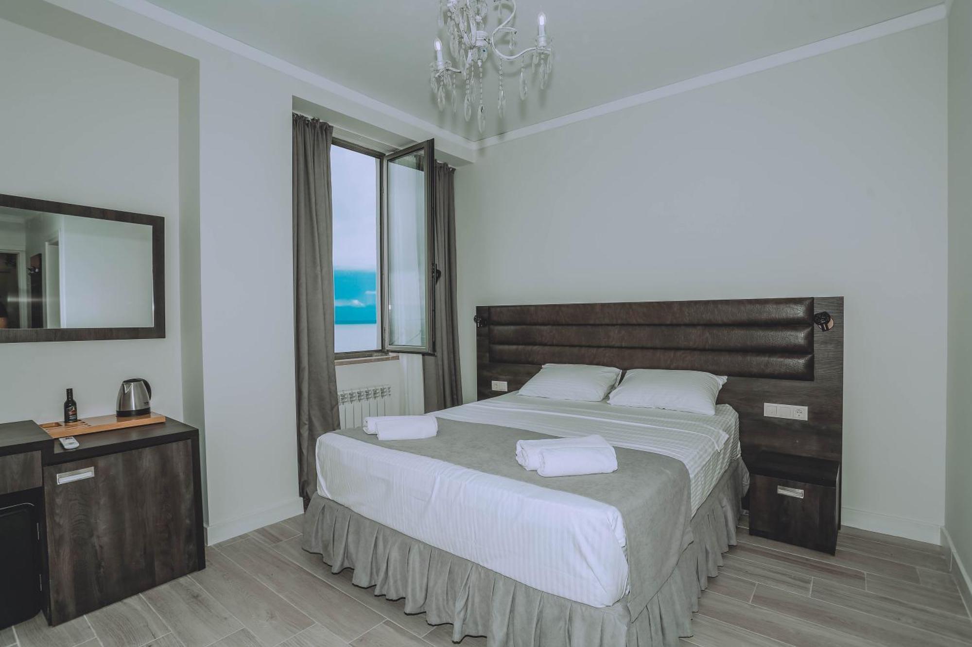 Royal Medis Hotel Batumi Exterior photo