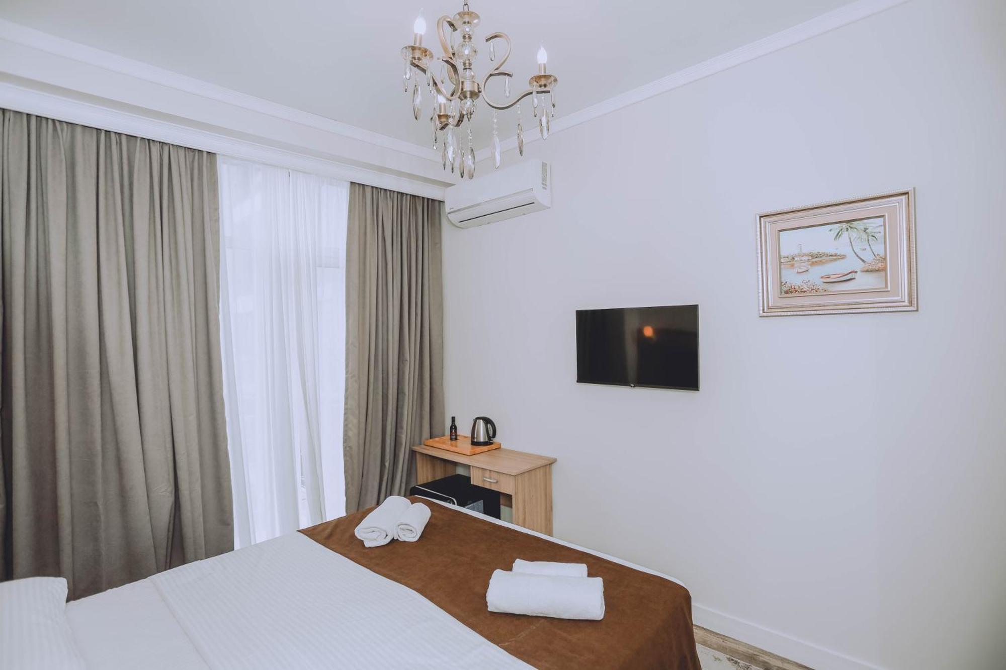 Royal Medis Hotel Batumi Exterior photo