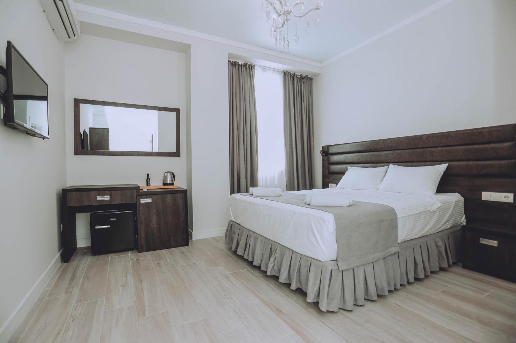 Royal Medis Hotel Batumi Exterior photo