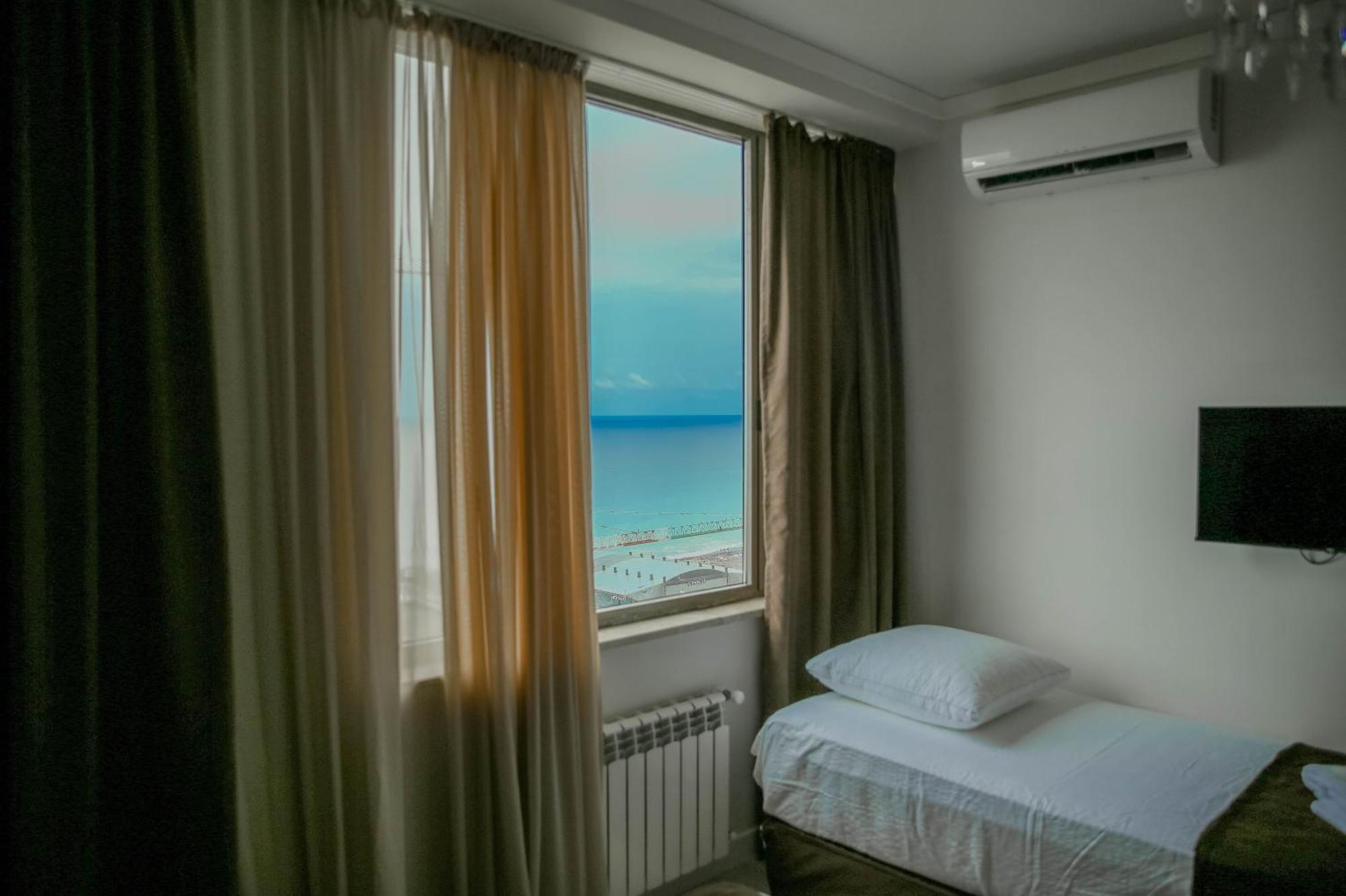 Royal Medis Hotel Batumi Exterior photo