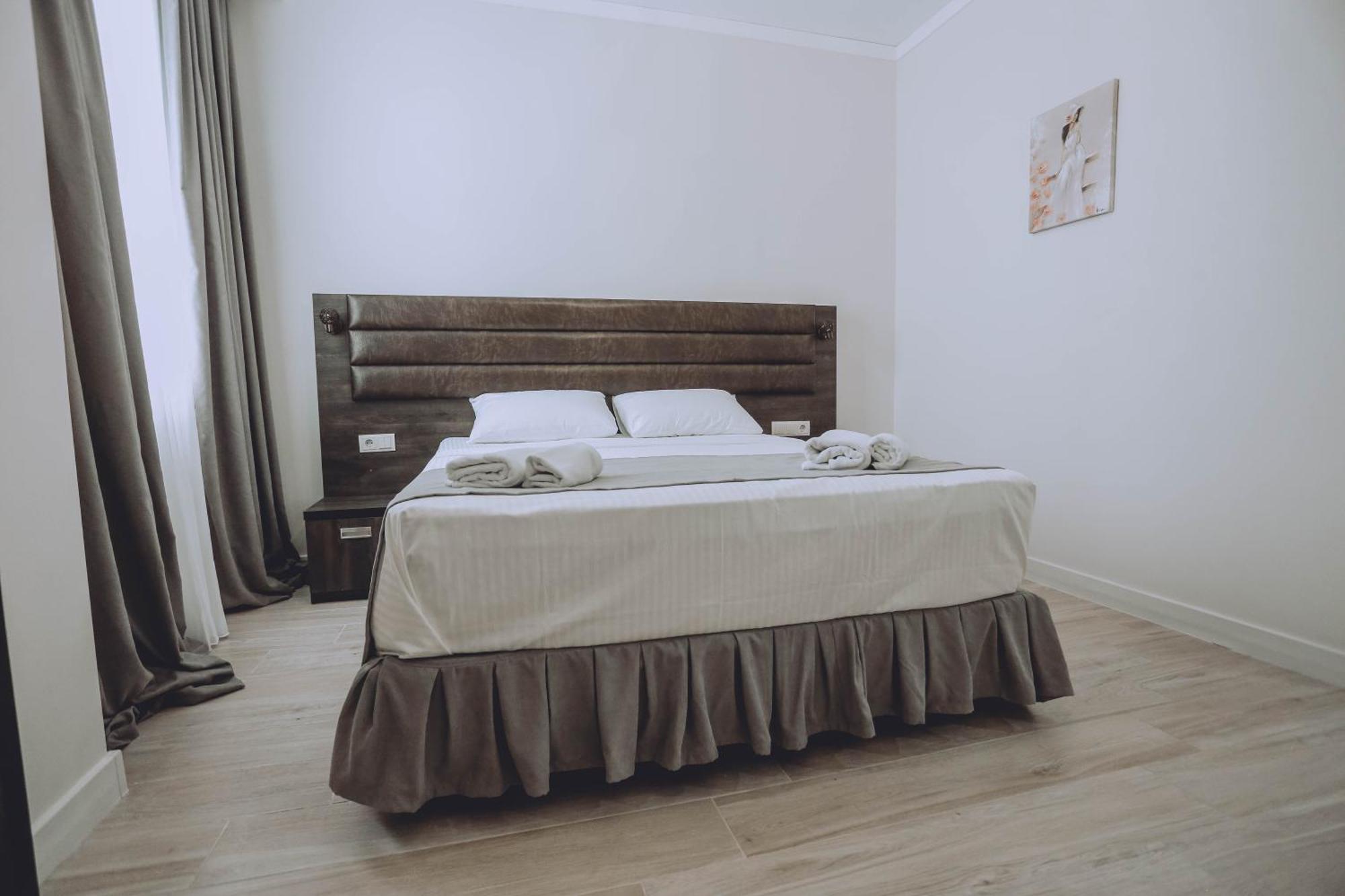 Royal Medis Hotel Batumi Exterior photo