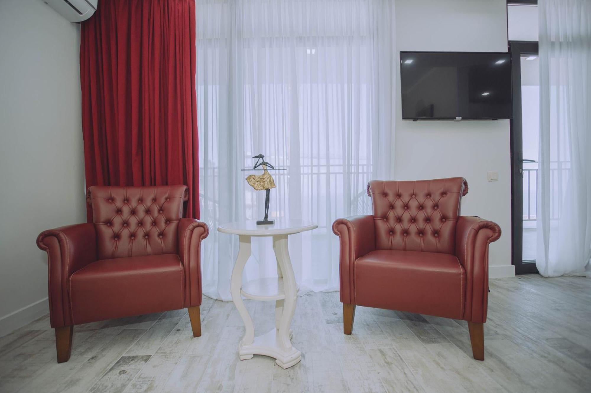 Royal Medis Hotel Batumi Exterior photo