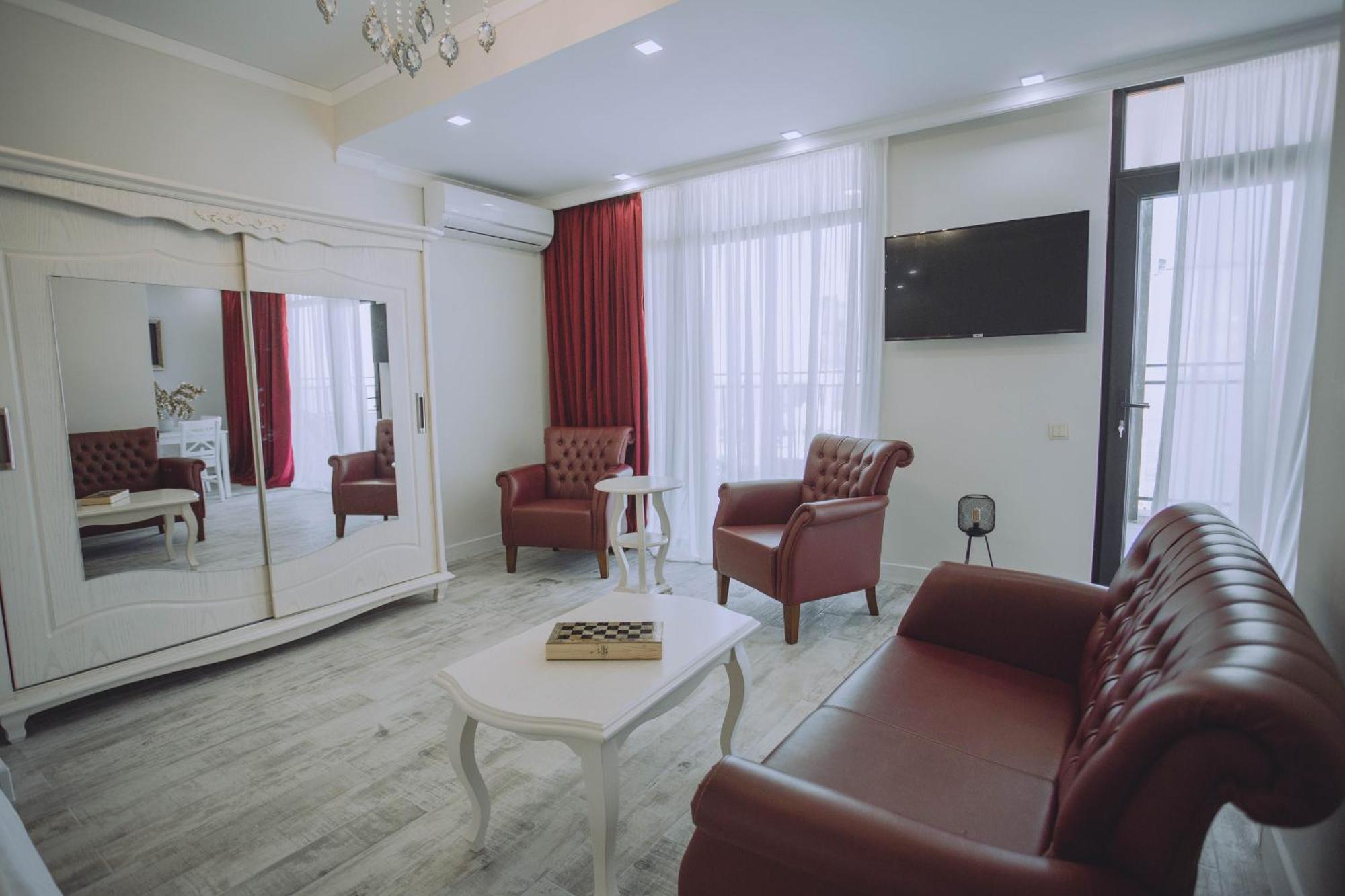 Royal Medis Hotel Batumi Exterior photo